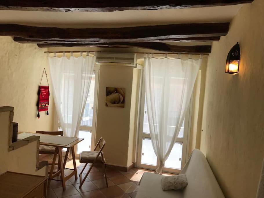 Lo Sguardo Sul Corso - Appartamento Intero Cagliari Bagian luar foto